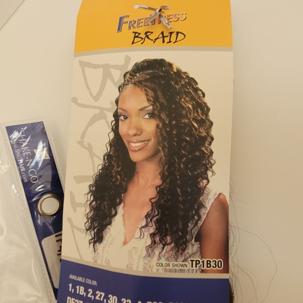 Shake-N-Go FreeTress Braid deep twist 22"
